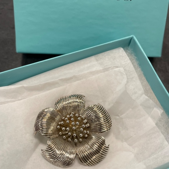 Tiffany & Co. Vintage Sterling Silver Dogwood Flower Brooch - Picture 2 of 4